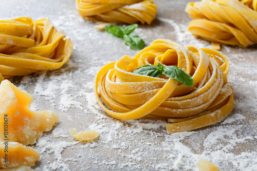 Cuadros en Lienzo Homemade tagliatelle pasta nest
