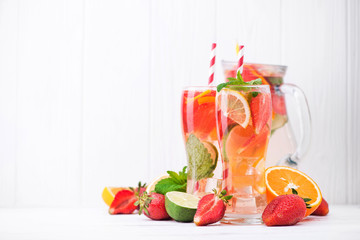 Wall Mural - Strawberry and orange mojito cocktail