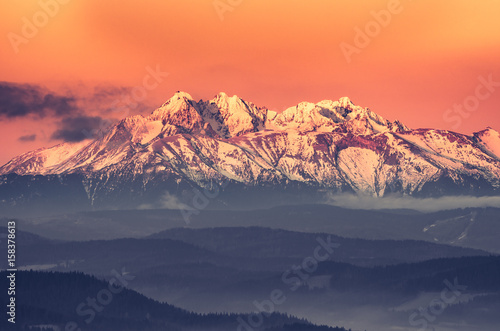 Obraz na płótnie canvas czteroczęściowy "tetraptyk" Poranna panorama góry snowytatra, polska