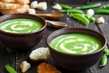 Canvas Print - Cream soup of green peas