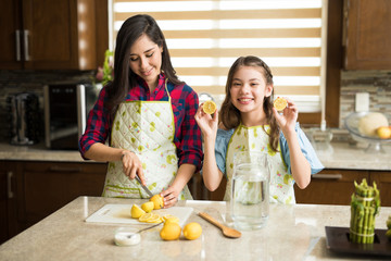 Wall Mural - Making lemonade with mom