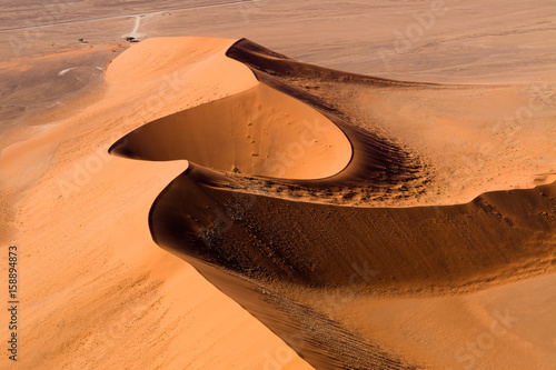 widok-z-lotu-ptaka-na-wydmy-sossusvlei-w-namibii