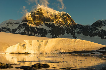 Wall Mural - Sunset Antarctica