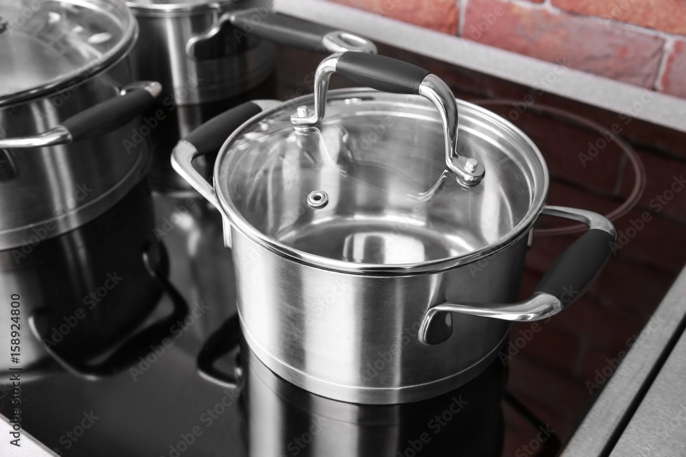 Kitchenware for cooking classes on electric stove