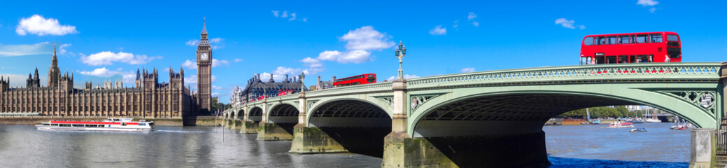 Fototapete - London panorama with red buses on bridge against Big Ben in England, UK
