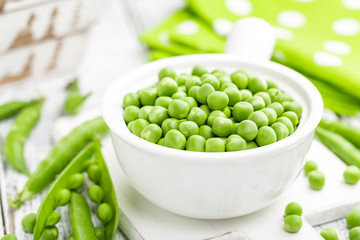 Fresh green peas