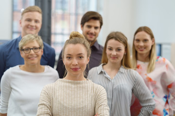 Poster - sympathisches team im büro