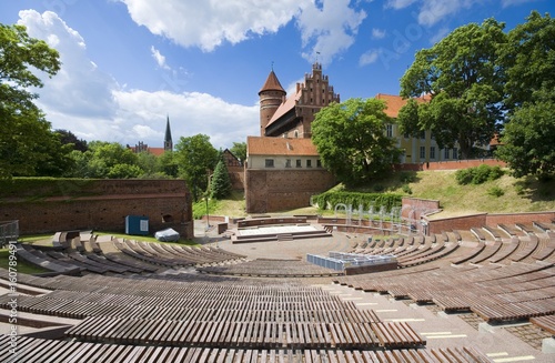 Dekoracja na wymiar  amfiteatr-na-starym-miescie-w-olsztynie-polska-gotycki-zamek-ksiecia-biskupstwa-warminskiego