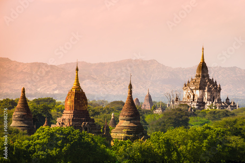Cuadros en Lienzo myanmar sunset pagan bagan burma shadows
