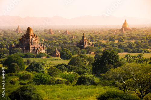 Cuadros en Lienzo myanmar sunset pagan bagan burma shadows