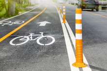 Flexible Traffic Bollard For Bike Lane.