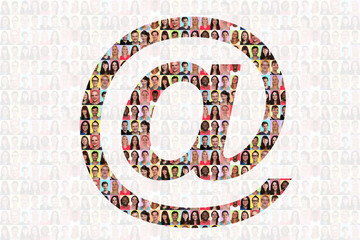 Wall Mural - at @ zeichen internet e-mail symbol computer junge leute menschen gruppe