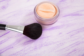 make up brush with powder