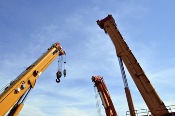 Big heavy equipment, Mobile construction cranes