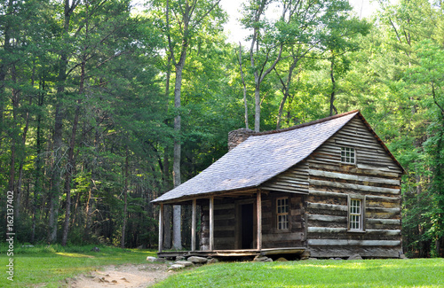Fotografía Carter Shields Cabin at Cades Cove, a historic log home built in the 1880s