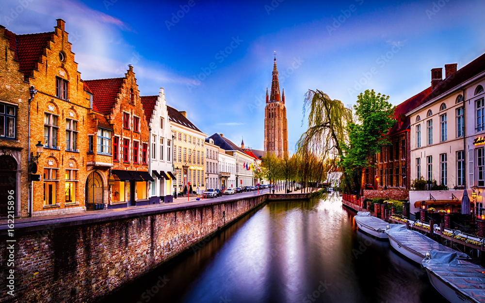 Obraz na płótnie Beautiful view of Brugge (Bruges) old historical town in Belgium w salonie