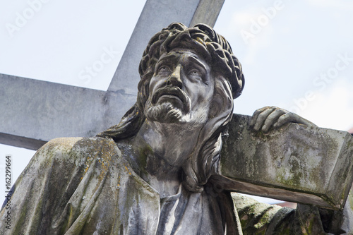 Fotomural Jesucristo Llevando la cruz (fragmento de la estatua)