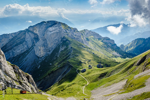 pilatus-rozlegly-masyw-gorski-w-alpach-urnenskich