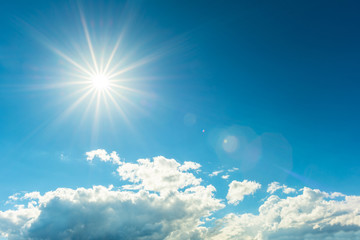 Wall Mural - Sommer Hintergrund, blauer Himmel mit Sonne und Wolken