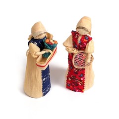 Straw souvenir dolls in national costumes