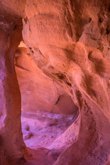 Canvas Print - Valley of Fire Nevada, Fire Cave Windstone Arch formation