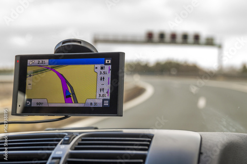 Fotografía Close-up of gps navigation system device in travelling car