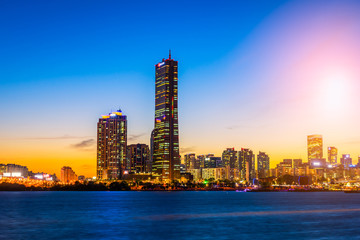 Wall Mural - Sunset at seoul city and Downtown skyline in Seoul, South Korea