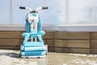 Cleaning machine robot for cleaning the bottom of swimming pools.