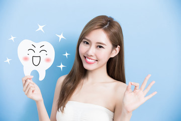 Poster - woman take cute tooth