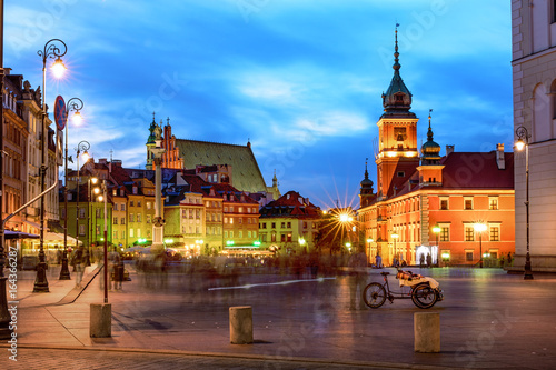 Plakat Warsaw's Old Town by night. Stare Miasto, Zamek Królewski w Warszawie