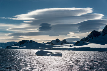 Sticker - Icebergs, glaciers and mountains along the Antarctic Peninsula.