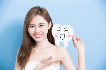 Poster - woman take cute tooth