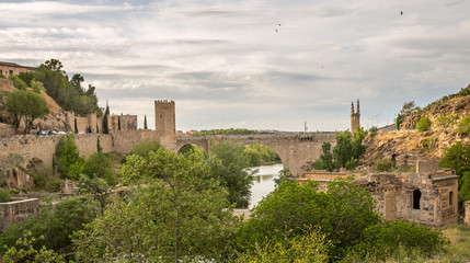 Wall Mural - River and Bridge around the Medieval city of Toledo