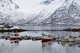 Fototapeta Góry - Fishingboats moored to floating pontoons. Sildpolltjonna-inlet of Austnesfjorden. Austvagoya-Lofoten-Norway. 0130