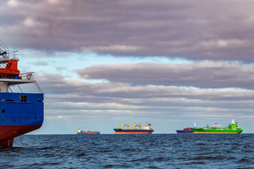 Canvas Print - Cargo ships moored