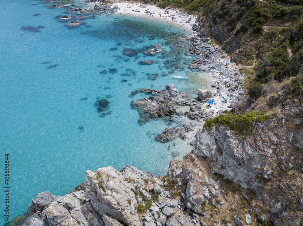 Paradiso Del Sub Spiaggia Con Promontorio A Picco Sul Mare Zambrone paradiso-del-sub-spiaggia-con-promontorio-a-picco-sul-mare-zambrone
