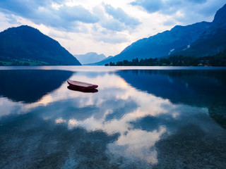 Wall Mural - Lake Grundlsee in Salzkammergut