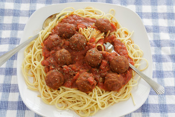 Wall Mural - Spaghetti and Meatballs with Tomato Sauce on Square Plate