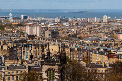 Zdjęcie XXL Strzał telephoto z Edinburgh strzał w centrum przeciwko dramatycznego nieba, Szkocja, Wielka Brytania