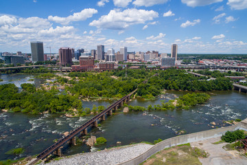 Fototapete - Aerial image Downtown Richmond Virginia and James River