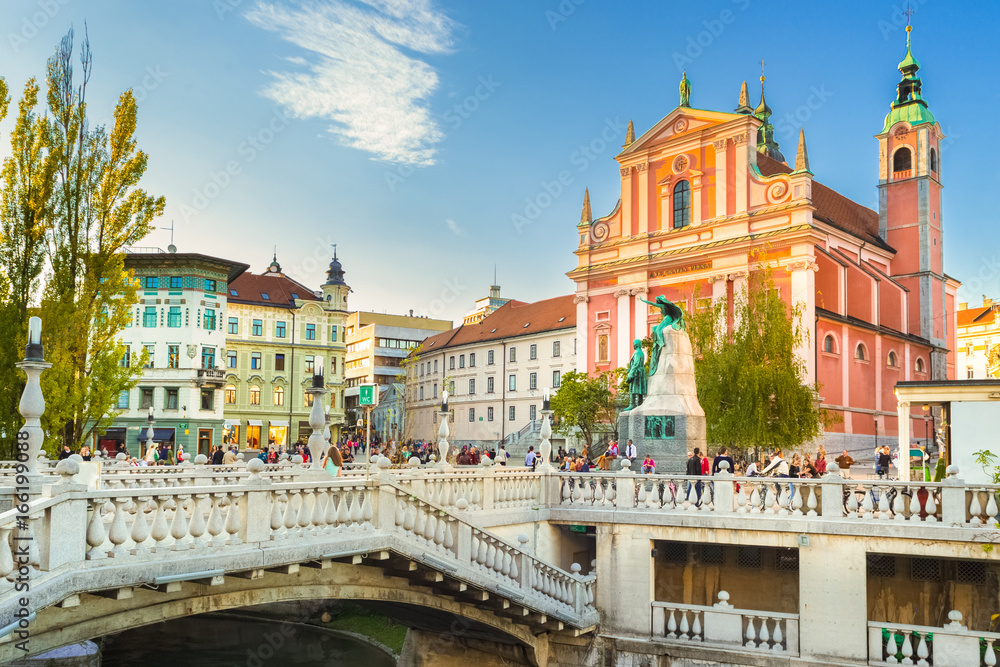 Obraz na płótnie Preseren square and Franciscan Church of the Annunciation, Ljubljana, Slovenia, Europe. w salonie