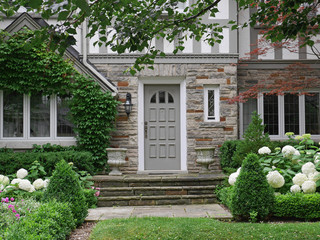 Wall Mural - front yard with hydrangea and ivy