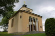 Wzgórze Kaplicówka w Skoczowie (Polska, województwo śląskie) z zabytkową kaplicą św. Jana Sarkandra oraz Krzyżem Papieskim.