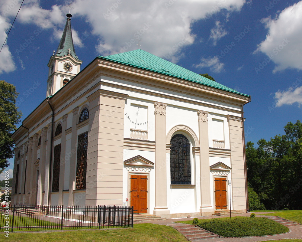 Obraz na płótnie Kościół Ewangelicko-Augsburski apostołów Piotra i Pawła w Wiśle, wybudowany w 1838 roku w stylu klasycystycznym. w salonie