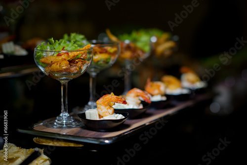 Fotografía cocktail food buffet. catering. dessert