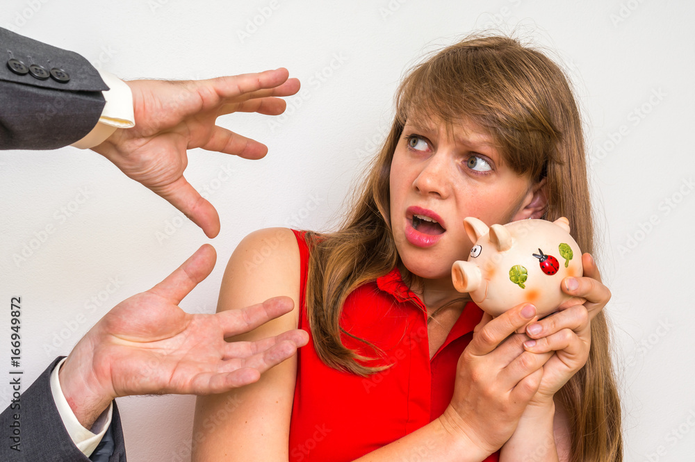 Executor wants to take the last money from piggy bank