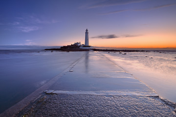 Wall Mural - Sunrise over St. Mary's Lighthouse, Whitley Bay, England