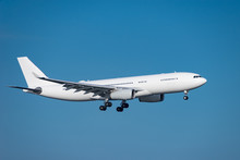 Airbus A330-200 Landing