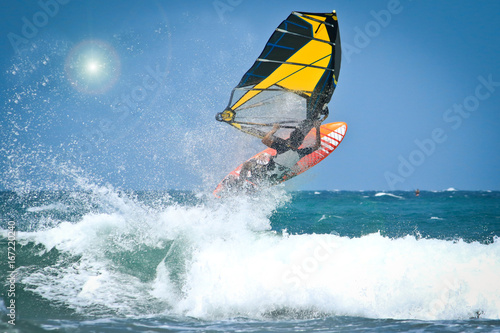 Dekoracja na wymiar  windsurfing-wyskakuje-z-wody