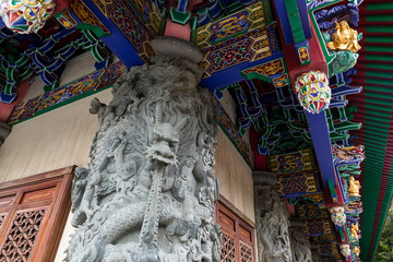 Canvas Print - Chinese building with Lion statues